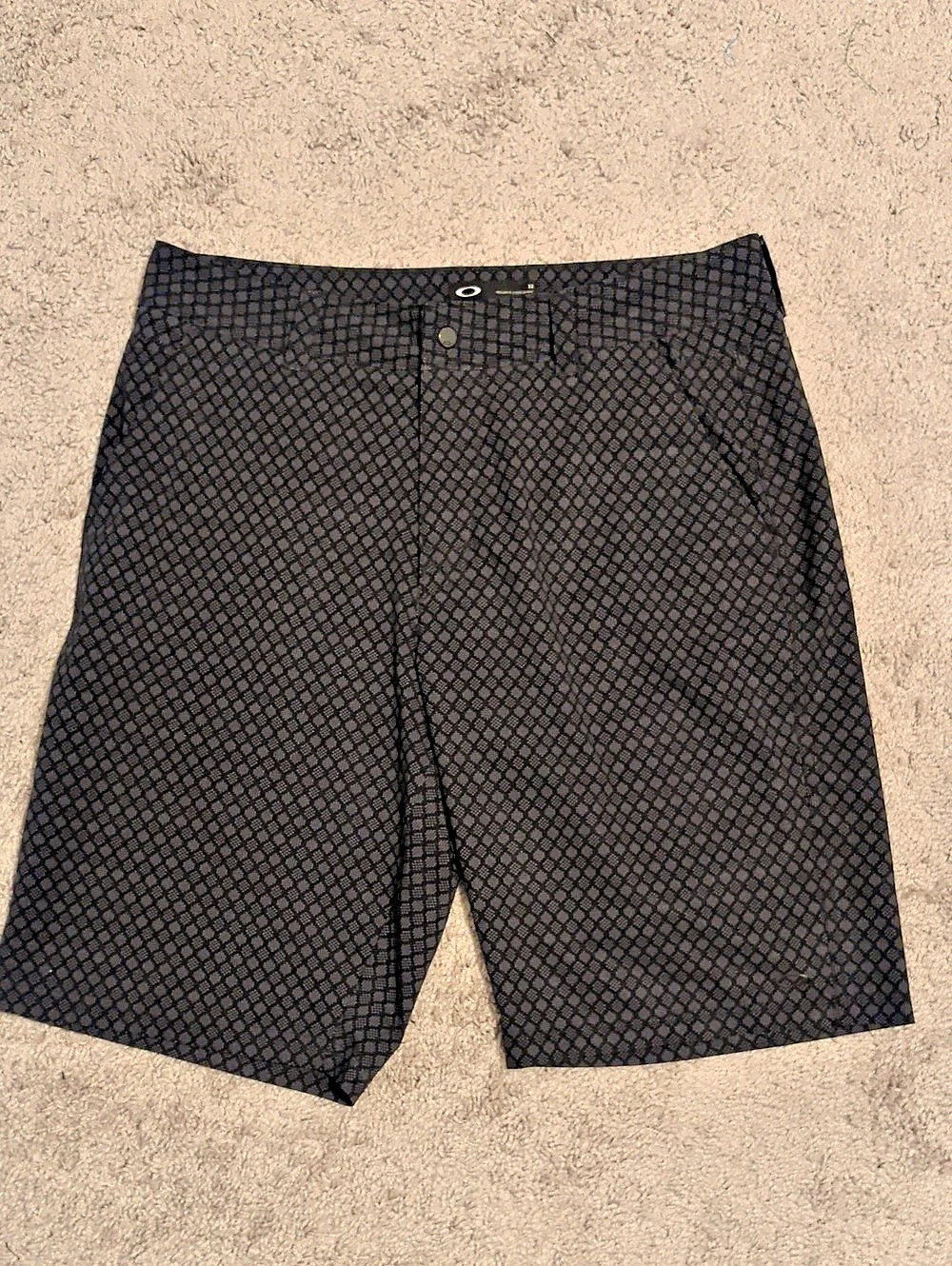 Oakley Regular Fit Core Flex Cargo Shorts Geometric Shorts Black Gray Waist 32